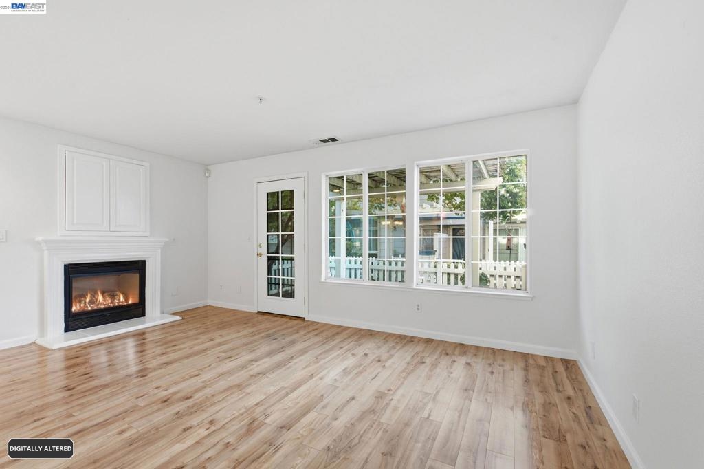 2215 Morningside Ct. Property Photo 5