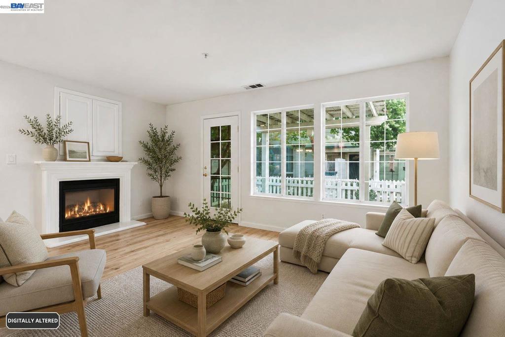 2215 Morningside Ct. Property Photo 6