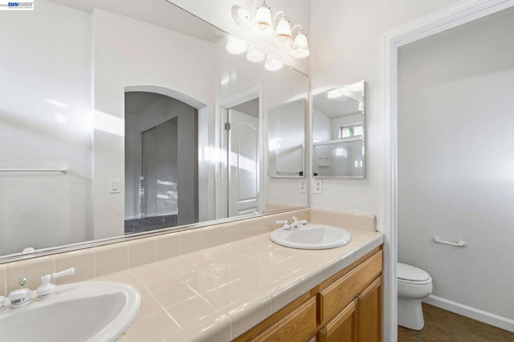 2215 Morningside Ct. Property Photo 25