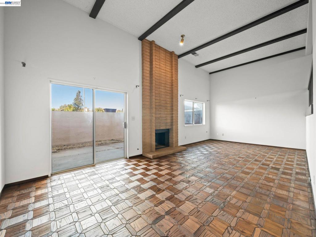 37886 Bright Cmn Property Photo 2