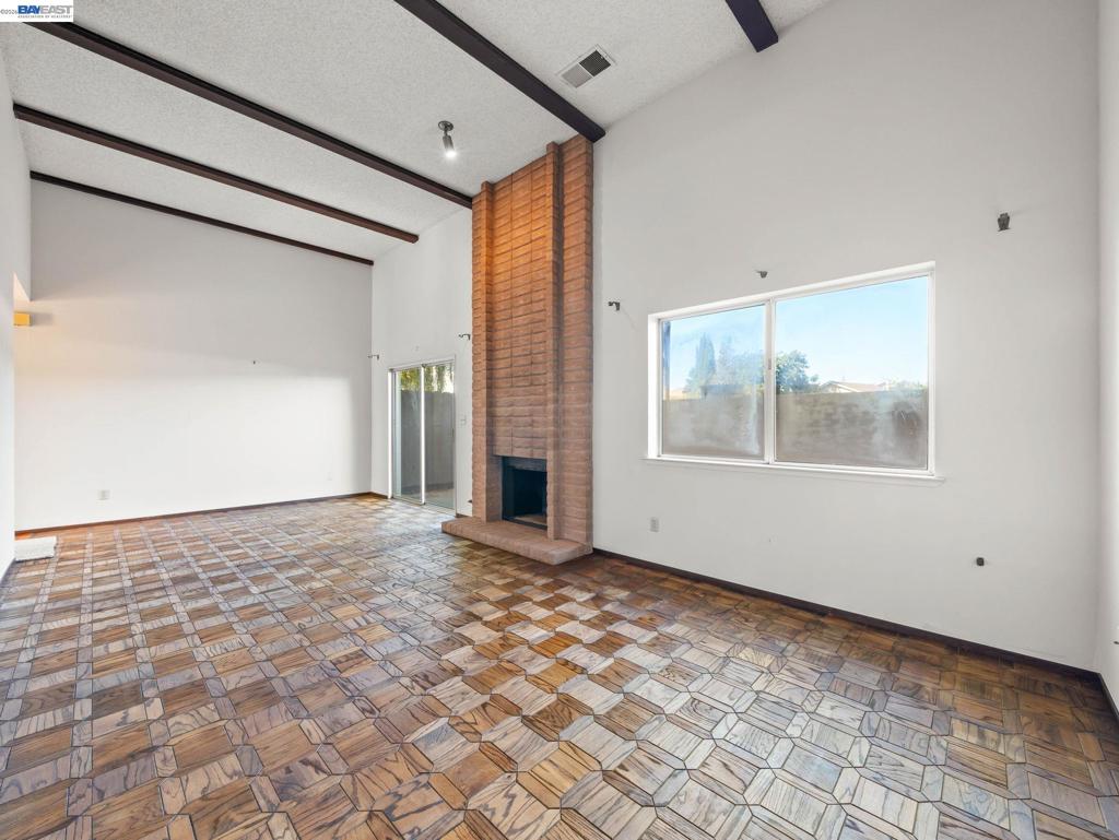 37886 Bright Cmn Property Photo 9