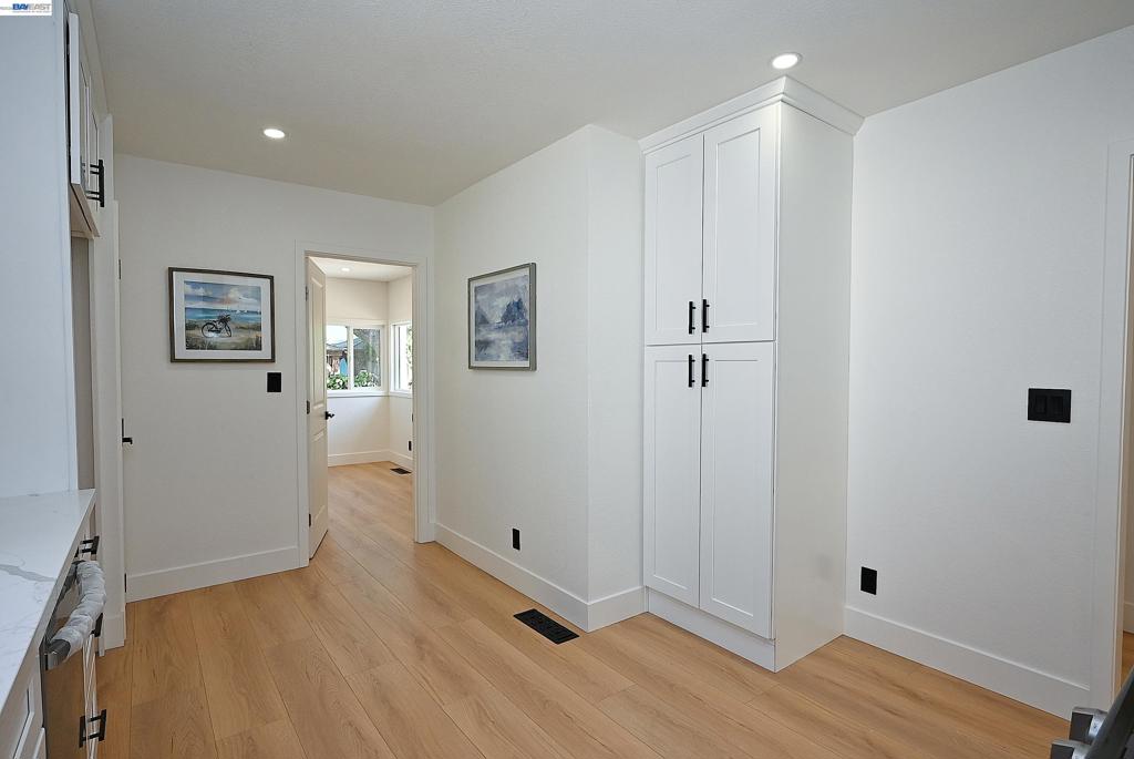 1215 Warren St Property Photo 10