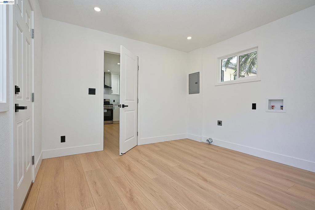 1215 Warren St Property Photo 11