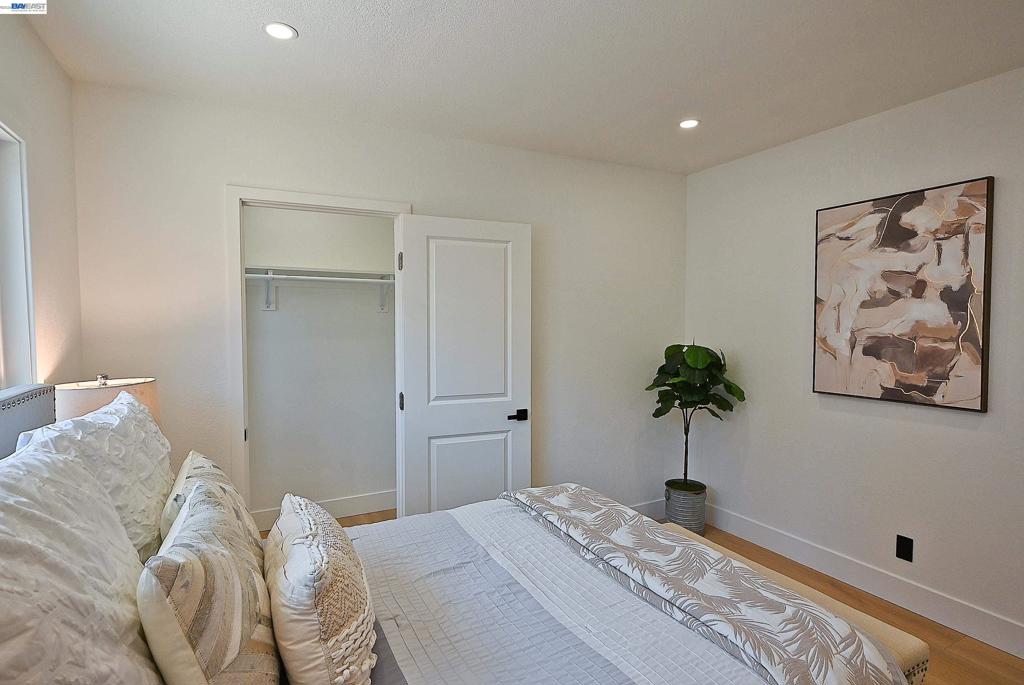 1215 Warren St Property Photo 15
