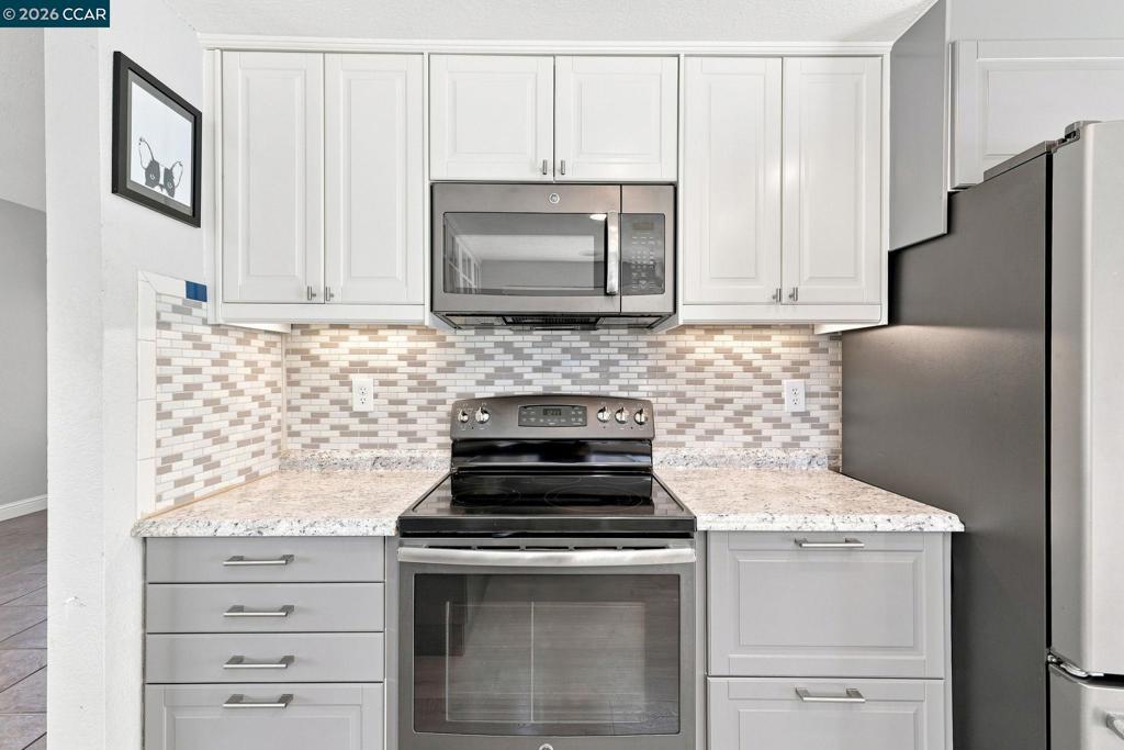 300 Helena Ct Property Photo 22