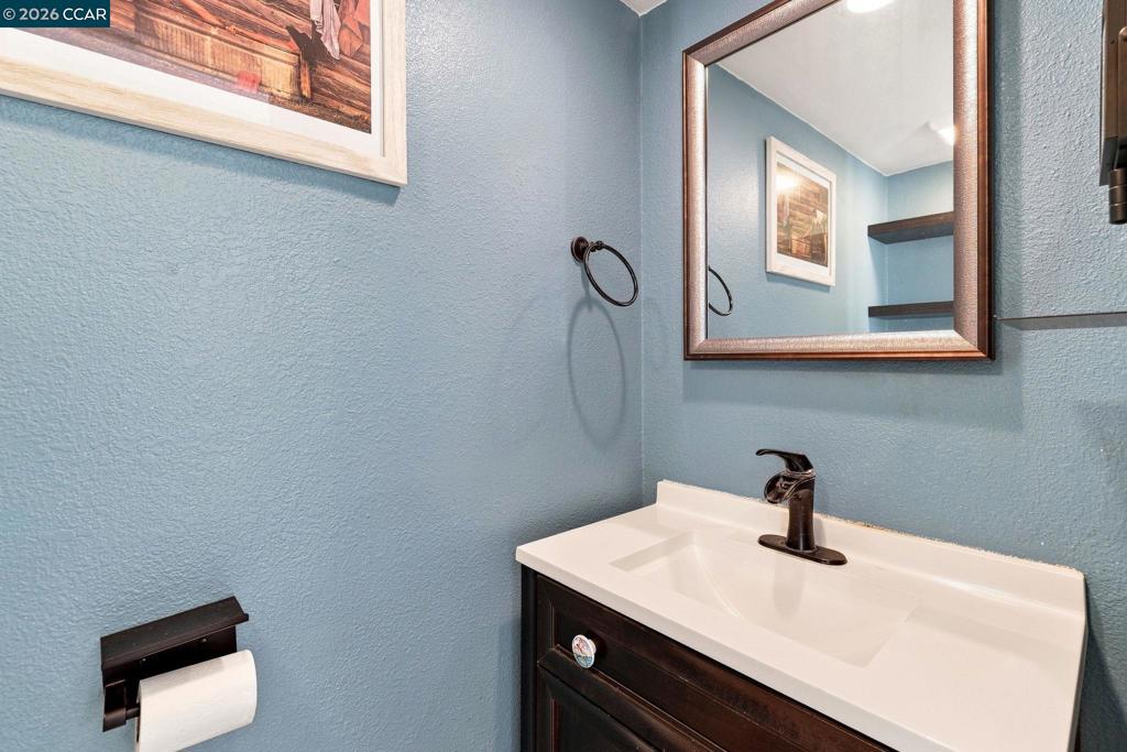300 Helena Ct Property Photo 23