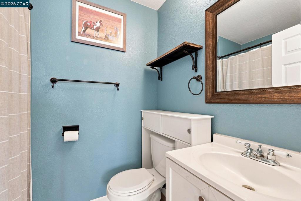 300 Helena Ct Property Photo 26
