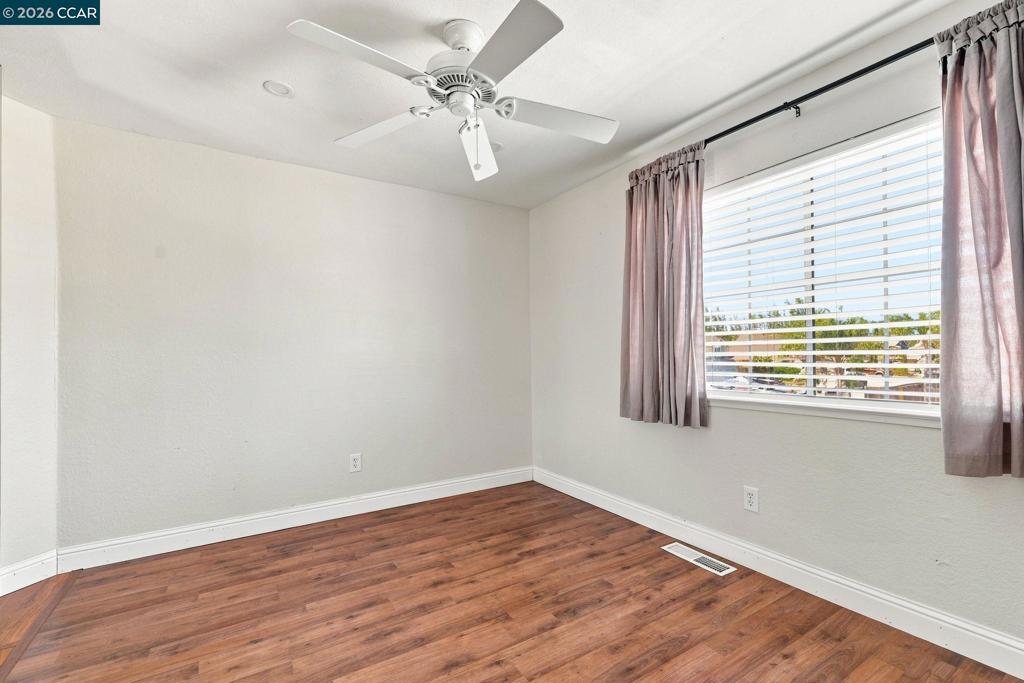 300 Helena Ct Property Photo 28