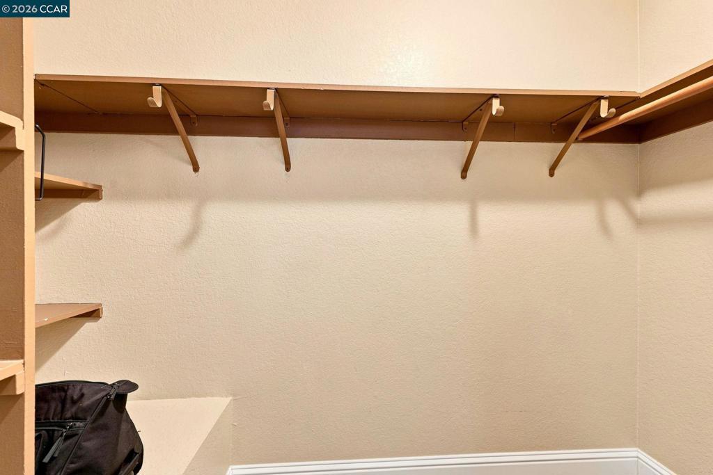 300 Helena Ct Property Photo 33