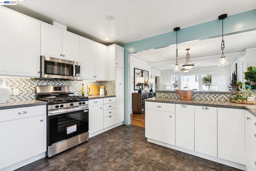 10907 Julius St Property Photo 12