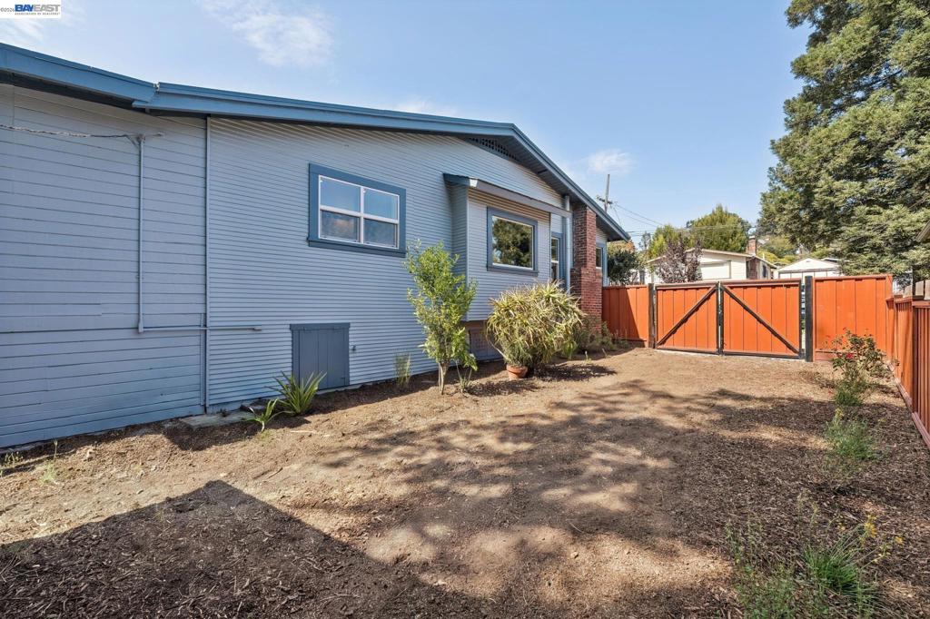 10907 Julius St Property Photo 41