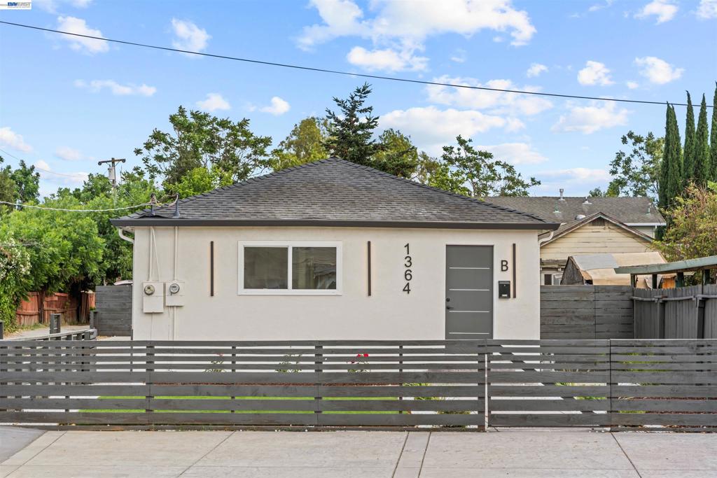 1364 E San Antonio St Property Photo