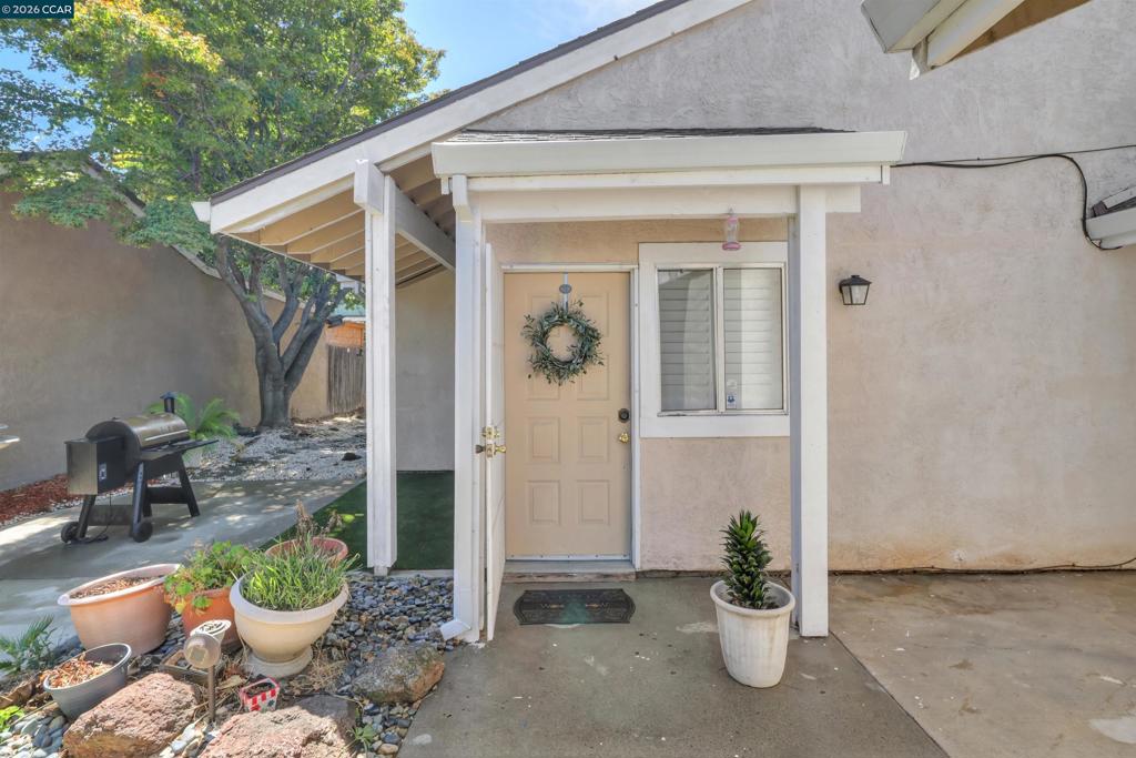 209 Cedar Rock Cir Property Photo 4