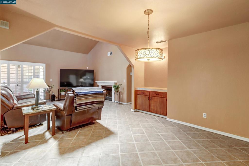 209 Cedar Rock Cir Property Photo 5
