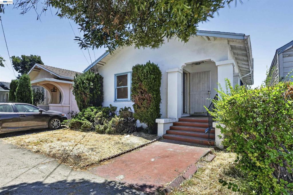 7015 Holly St Property Photo