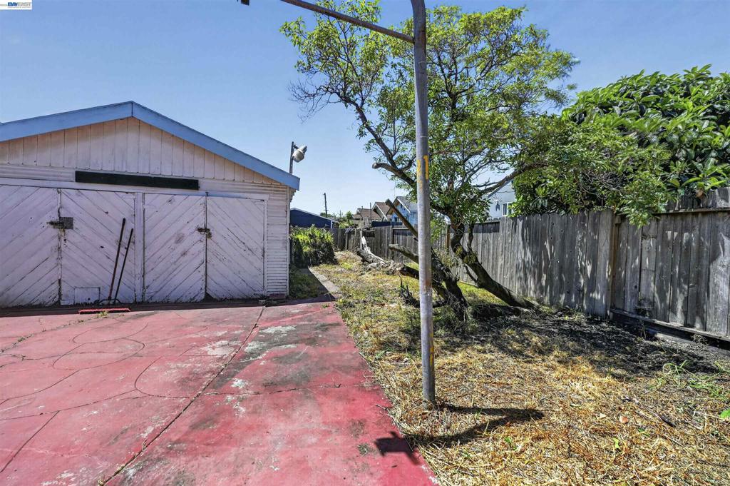 7015 Holly St Property Photo 21