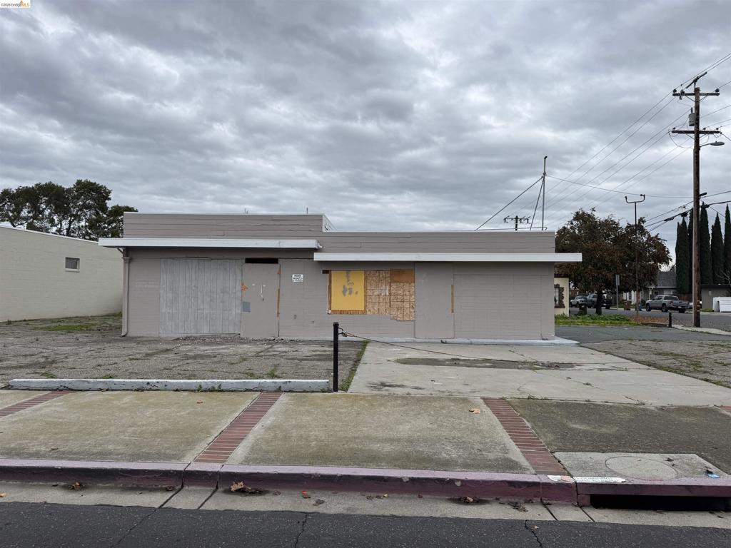 415 G St Property Photo 1
