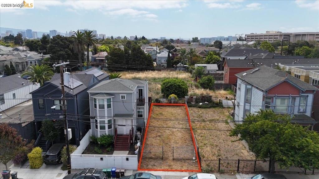 826 Pine St Property Photo 2