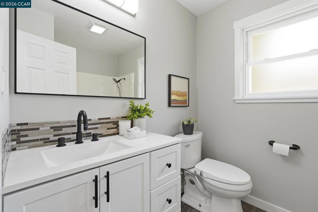 4814 Wolf Way Property Photo 28