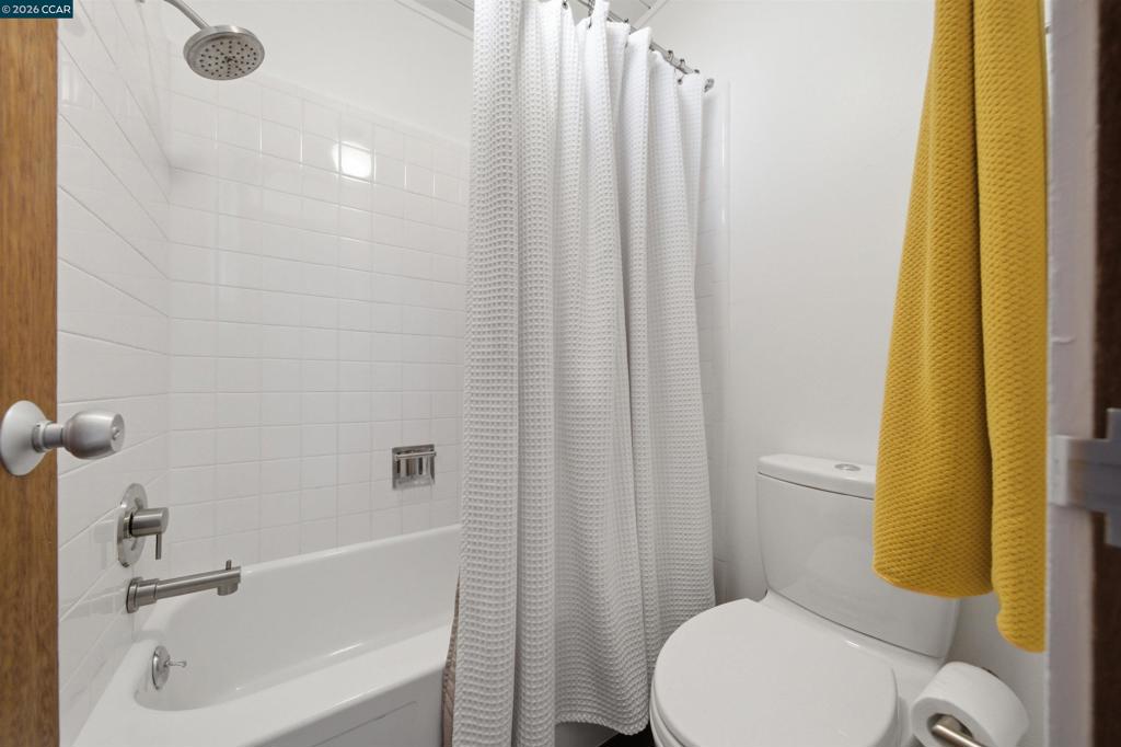 1279 Lancashire Dr Property Photo 47