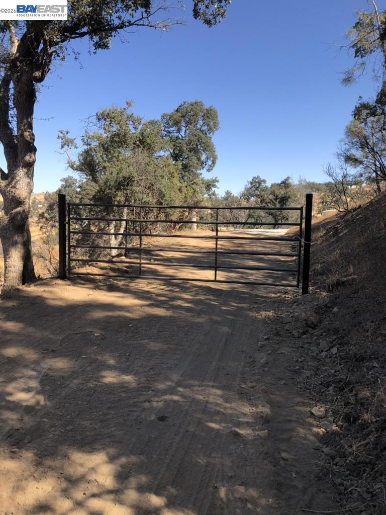 17488 W Corral Hollow Rd Property Photo 3