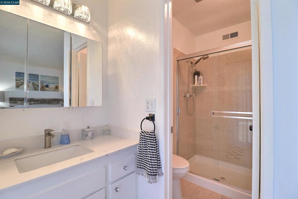 638 Berkeley Way Property Photo 19