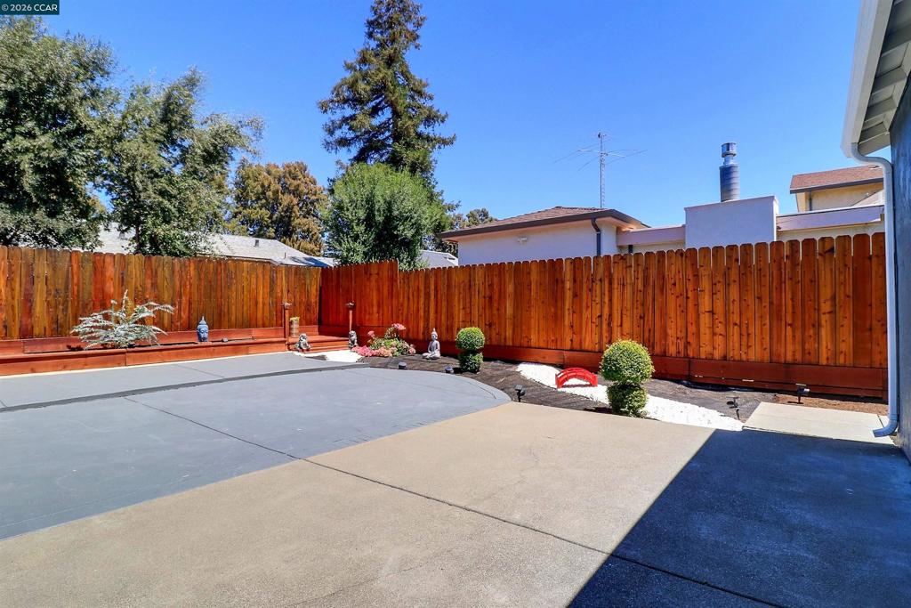 638 Berkeley Way Property Photo 20