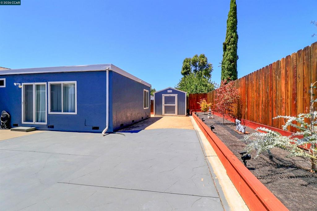 638 Berkeley Way Property Photo 24
