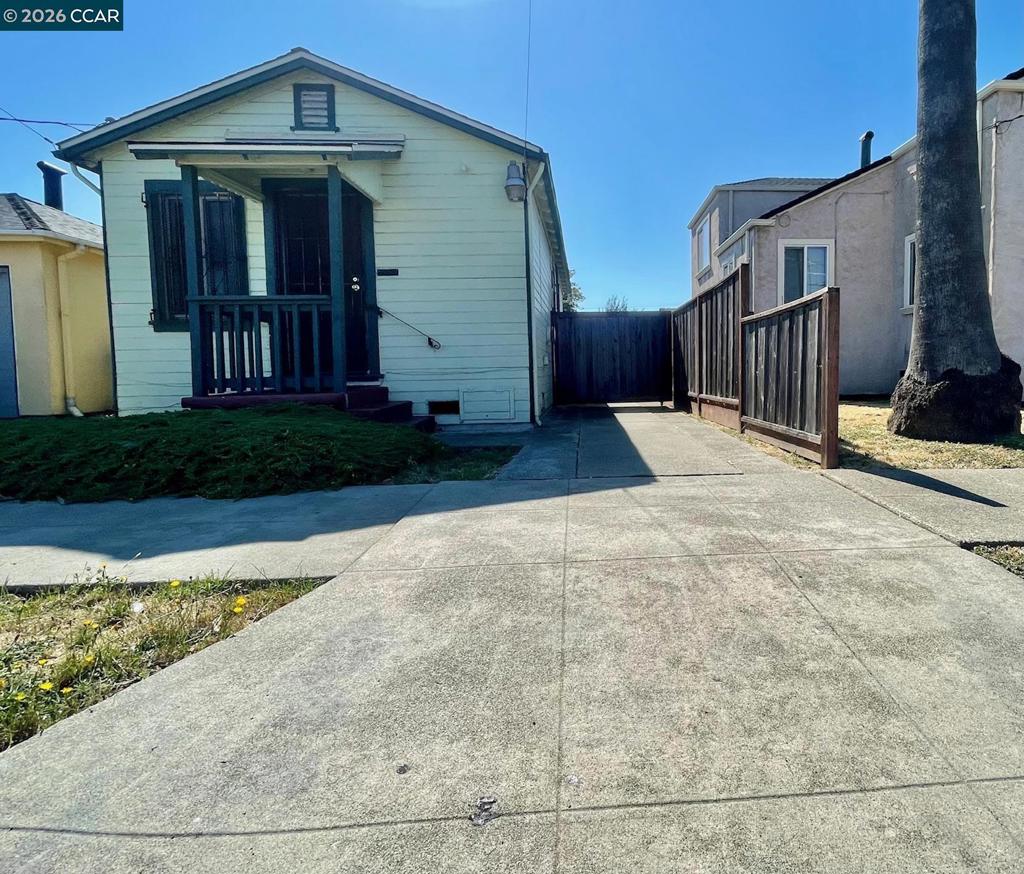 311 S 17th St Property Photo 1
