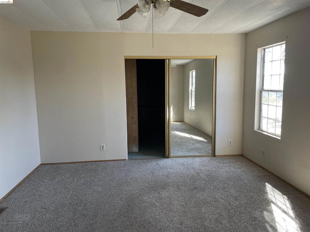 17560 Campbell Flat Road Property Photo 3