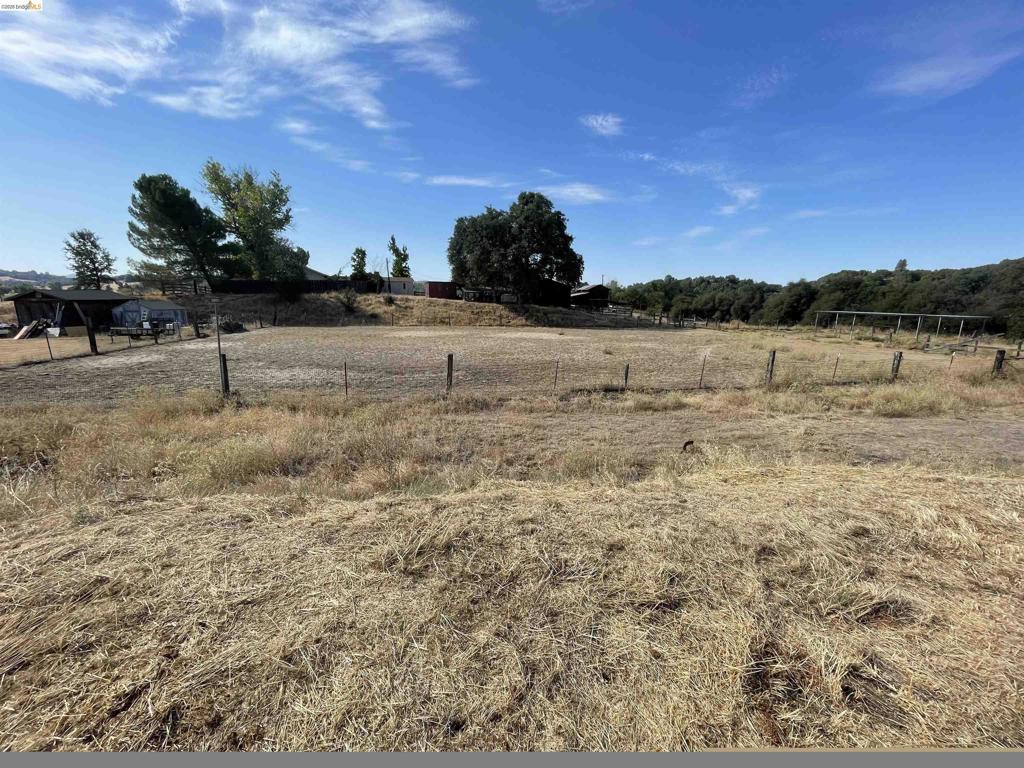17560 Campbell Flat Road Property Photo 13