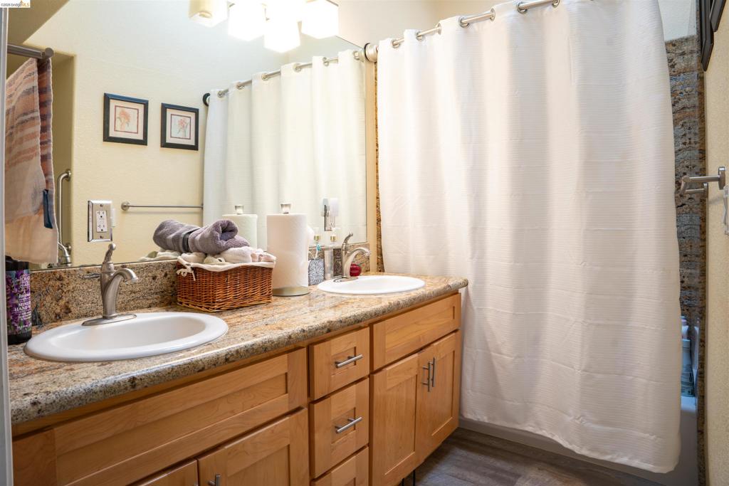 2017 Walnut Blvd Property Photo 20