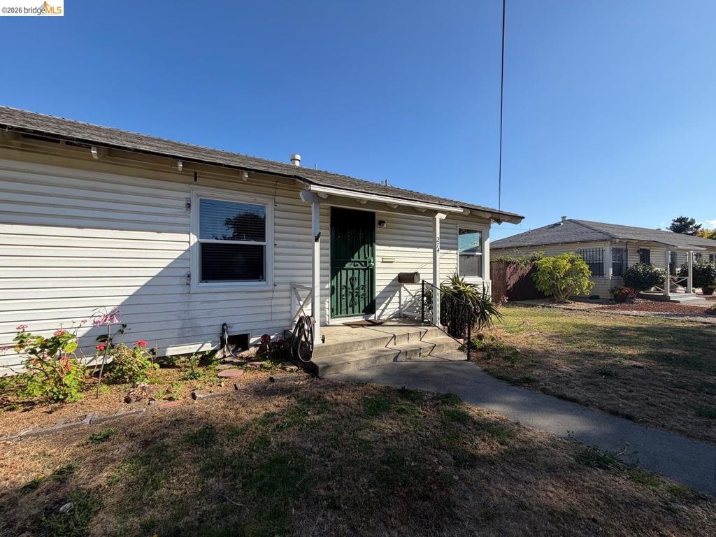 274 Collins Property Photo 3