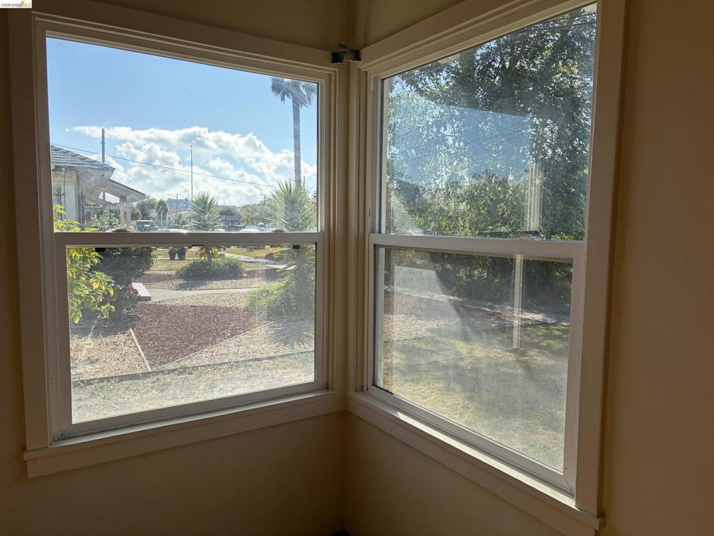 274 Collins Property Photo 9