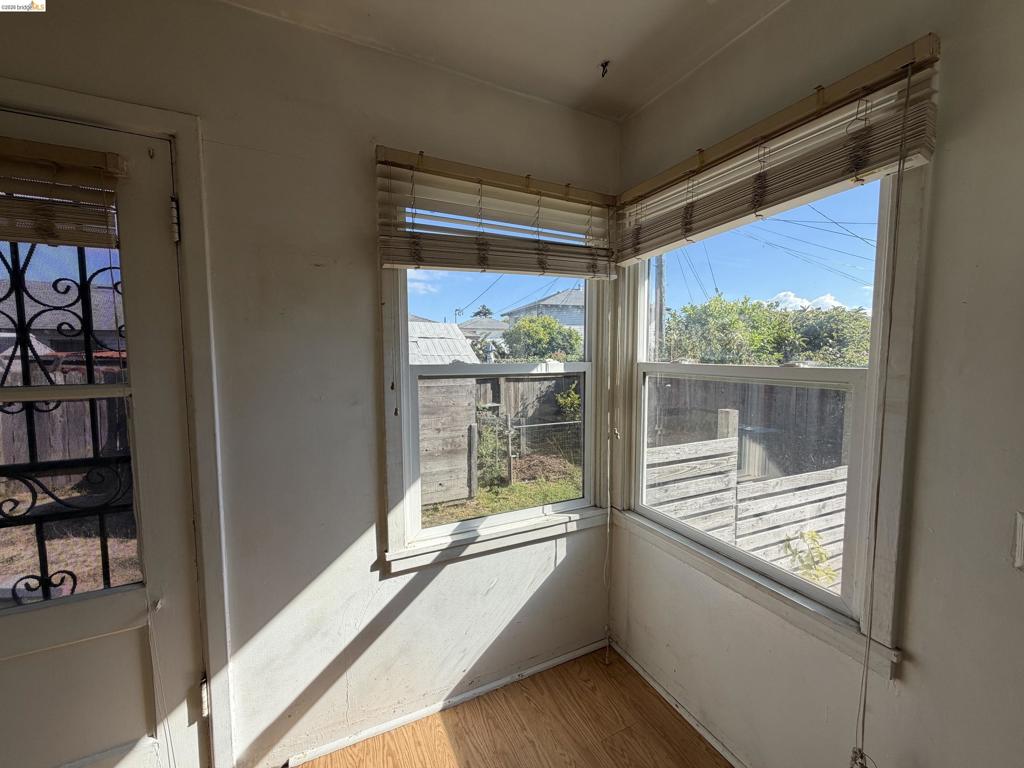 274 Collins Property Photo 14