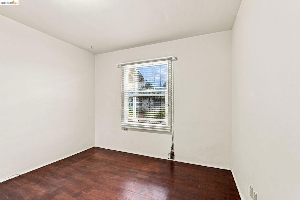 274 Collins Property Photo 17