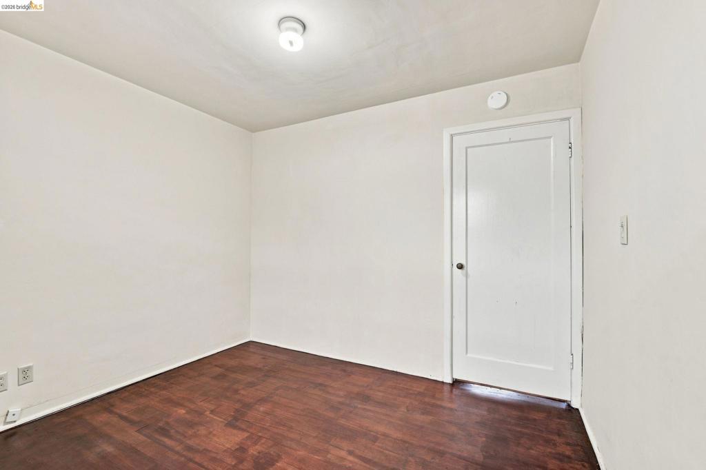 274 Collins Property Photo 18