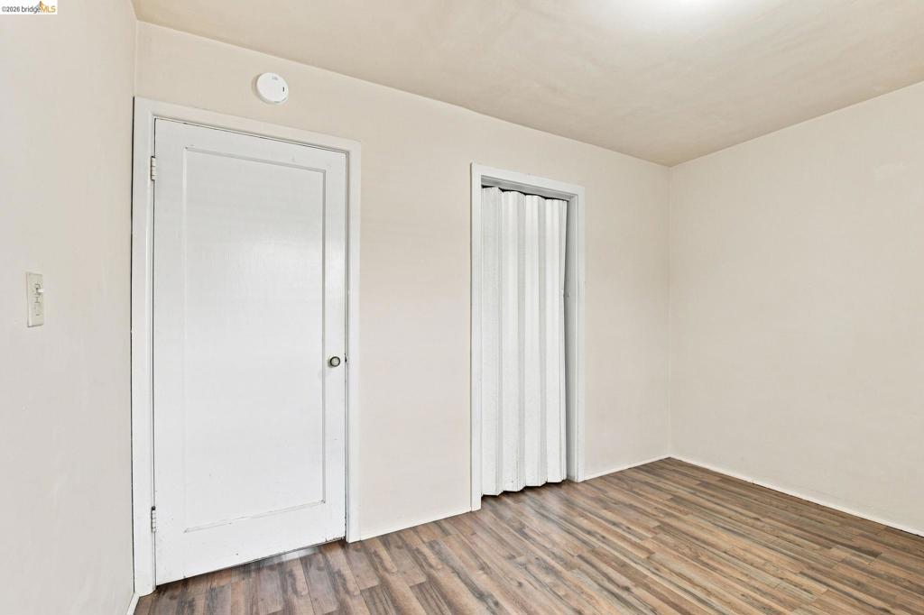 274 Collins Property Photo 23