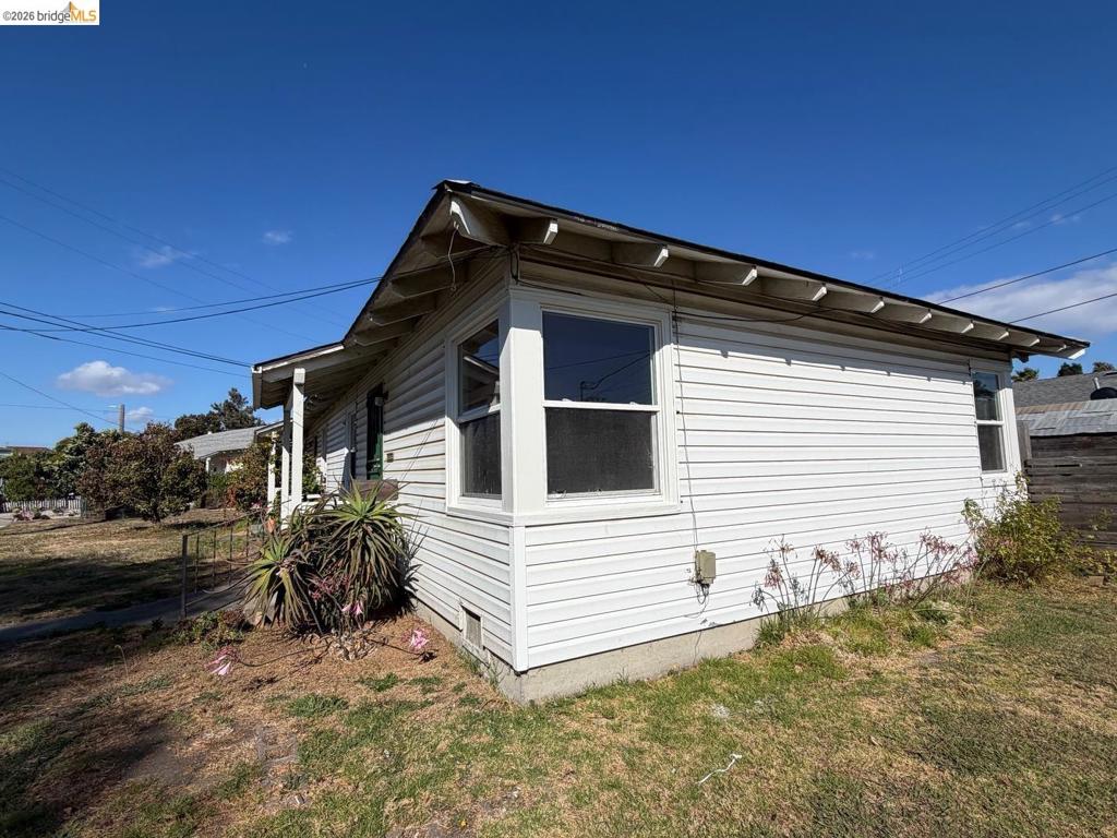 274 Collins Property Photo 25
