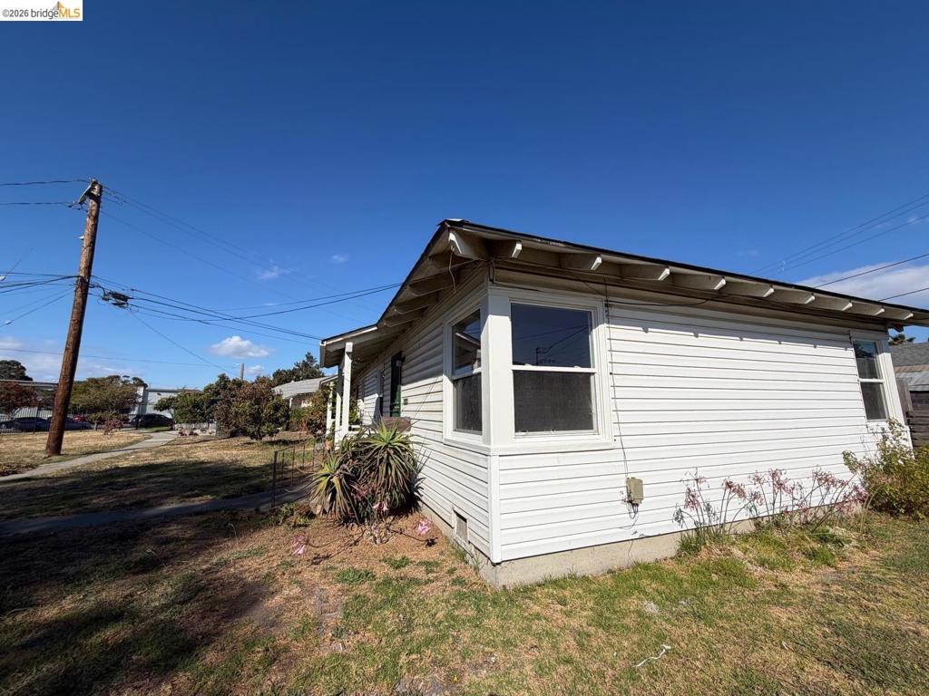 274 Collins Property Photo 29