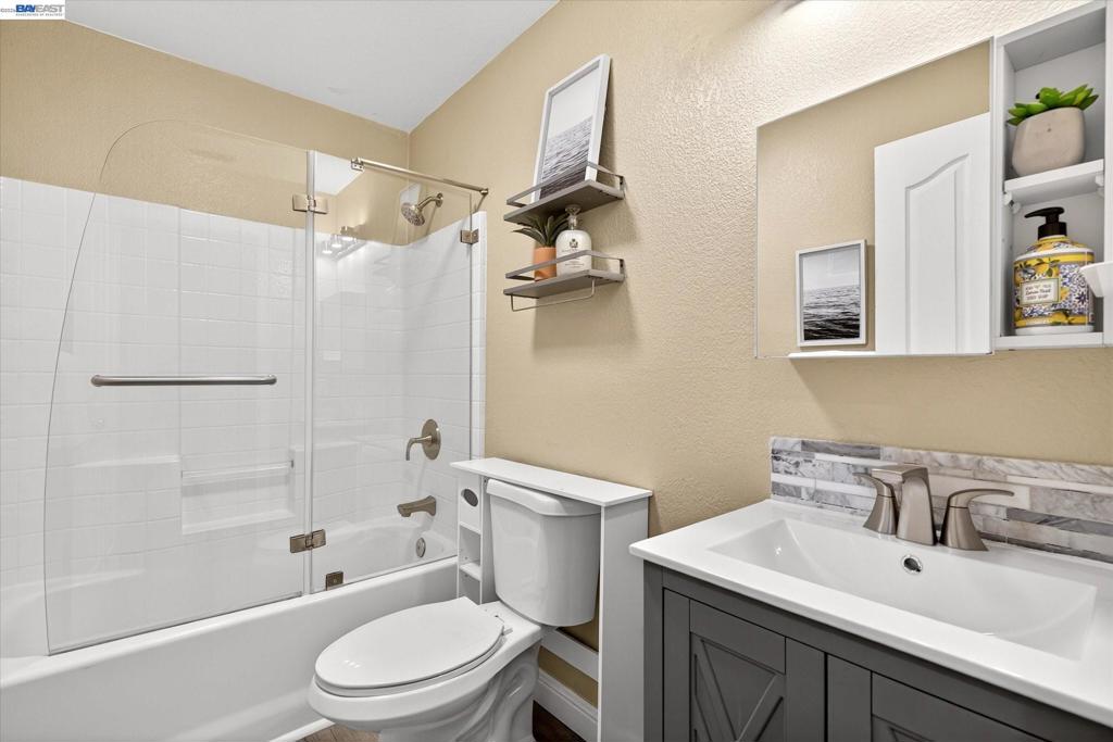 2038 Mulberry Cmn Property Photo 23