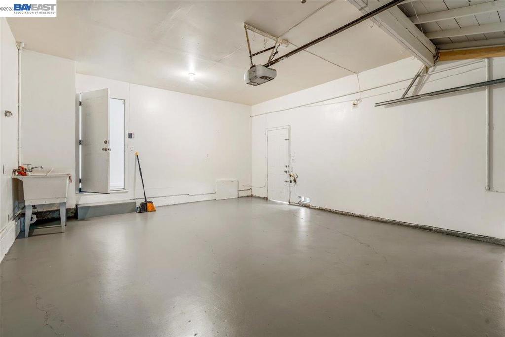3675 Monterey Blvd Property Photo 38