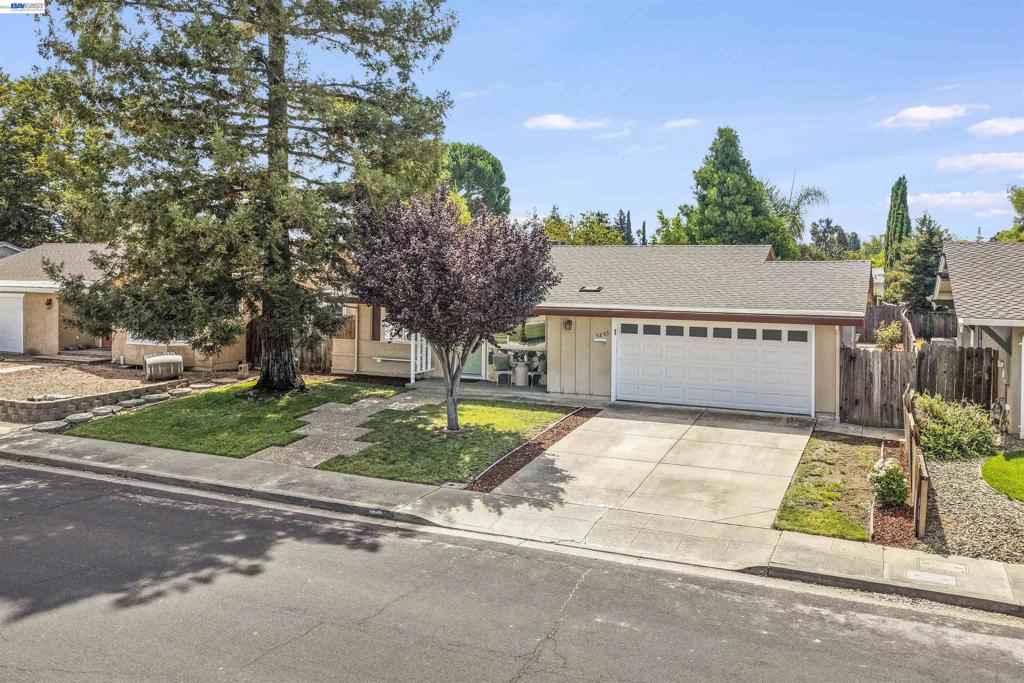 5253 Iris Way Property Photo 2