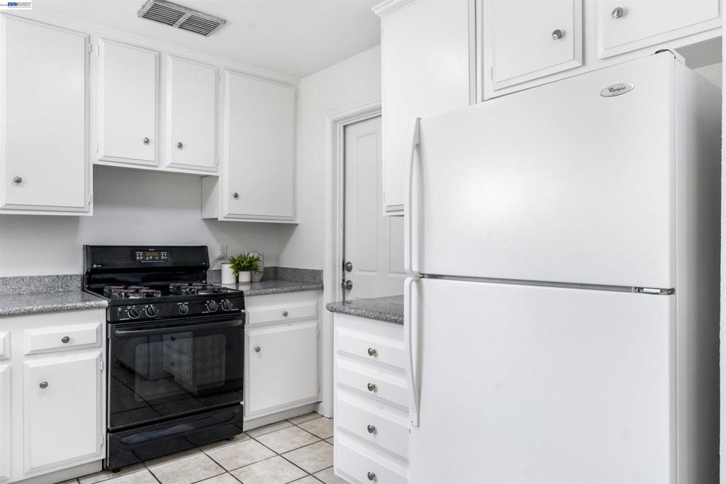 5253 Iris Way Property Photo 14