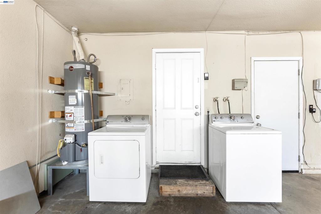 5253 Iris Way Property Photo 22