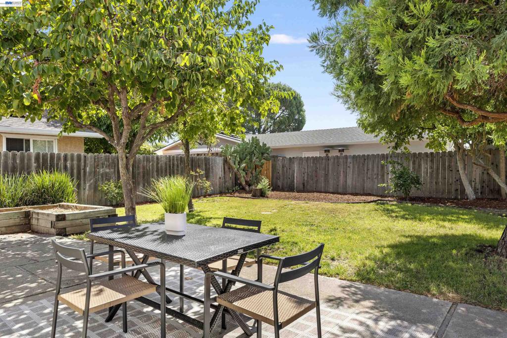 5253 Iris Way Property Photo 24