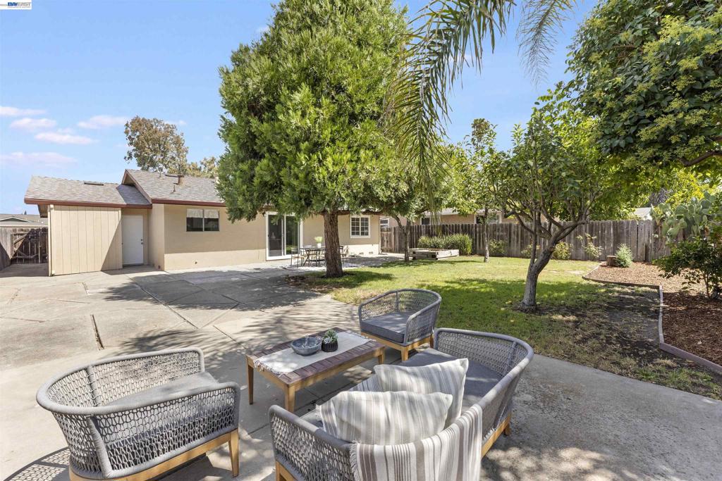 5253 Iris Way Property Photo 27