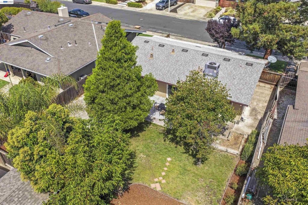 5253 Iris Way Property Photo 37