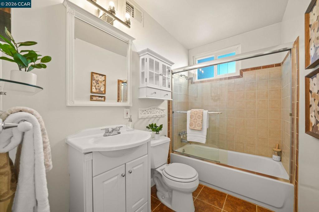 1830 Taft St Property Photo 27