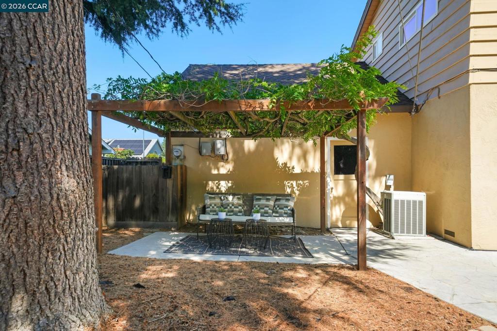 1830 Taft St Property Photo 33